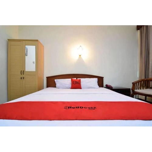 RedDoorz Plus @ Laweyan