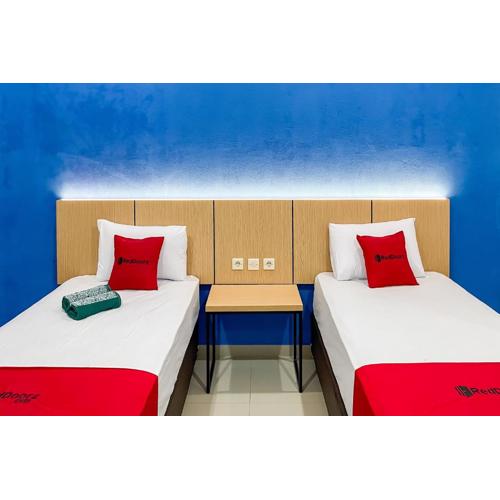 RedDoorz Plus near Alun Alun Majalengka