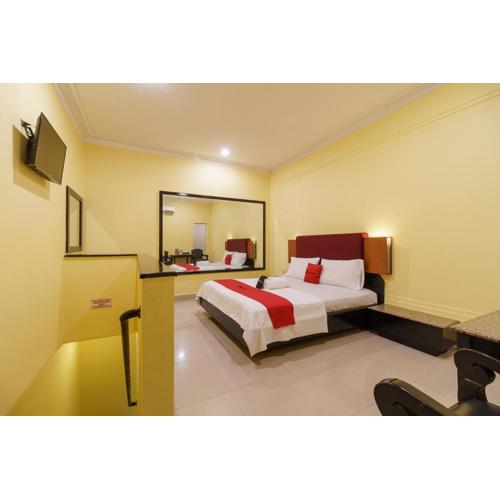 RedDoorz Plus near Ancol