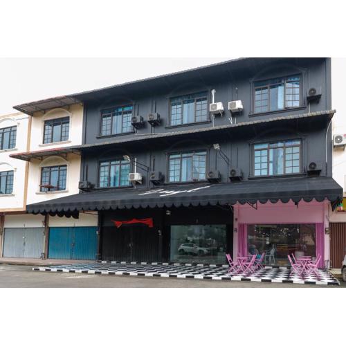 RedDoorz Plus near Batam City Square
