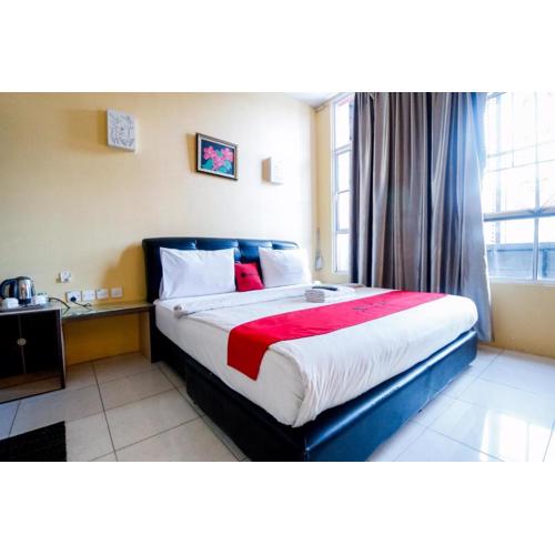 RedDoorz Plus near DC Mall Batam