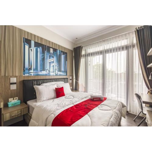 RedDoorz Plus near Gembira Loka Zoo 2