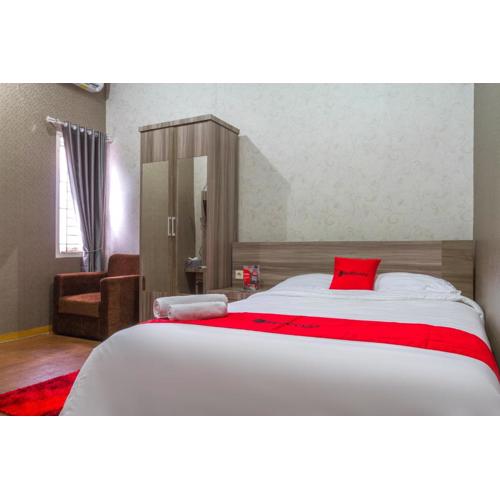 RedDoorz Plus near IPDN