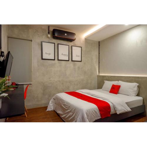RedDoorz Plus near Kawasan Sam Poo Kong Semarang