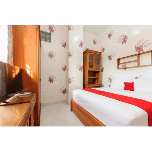 RedDoorz Plus near Mall Sunter