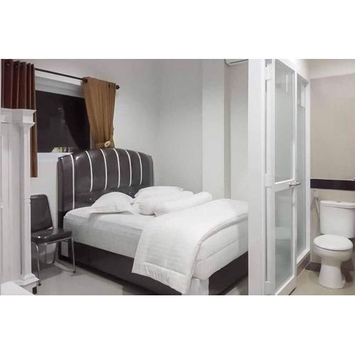 RedDoorz Plus near Palembang Airport 3