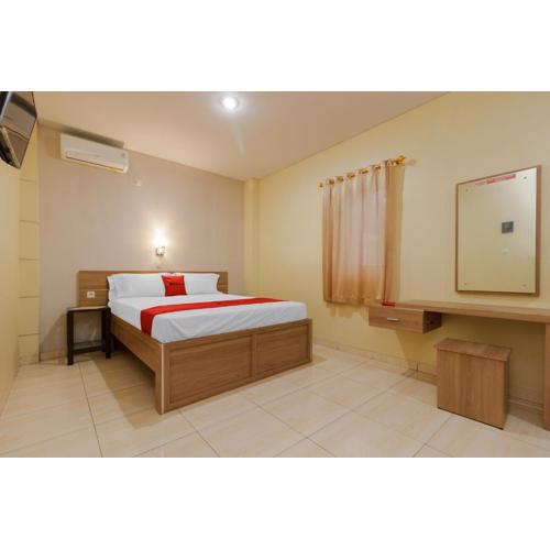 RedDoorz Plus near Pantai Malalayang Manado