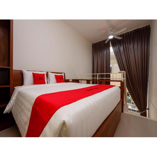 RedDoorz Plus near Paragon Mall Semarang