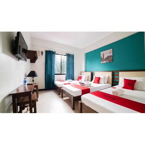 RedDoorz Plus near Rizal Junction