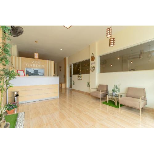 RedDoorz Plus Near RS Royal Taruma Grogol