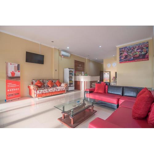 RedDoorz Plus near Syamsudin Noor Airport 3