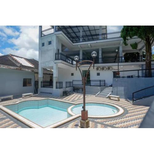 RedDoorz Plus near Taman Rekreasi Selecta 2