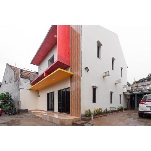 RedDoorz Plus near Trans Studio Cibubur 2