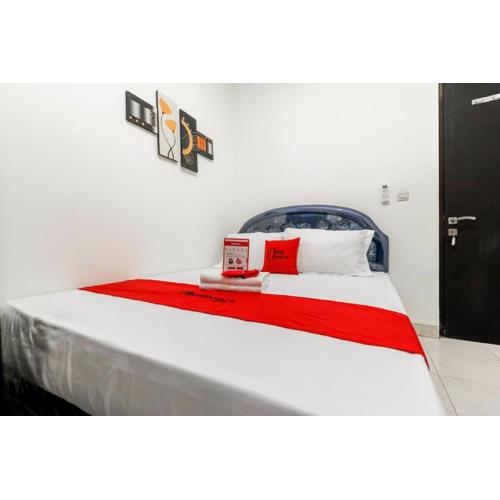 RedDoorz Plus near Trisakti University