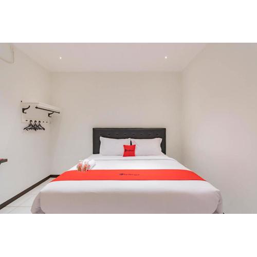 RedDoorz Plus @ Pakuan Residence Tajur