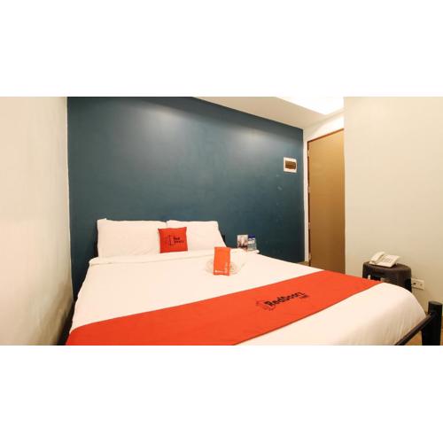 RedDoorz Plus @ San Marcelino Malate