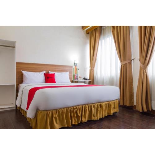 RedDoorz Plus @ Surapati 2