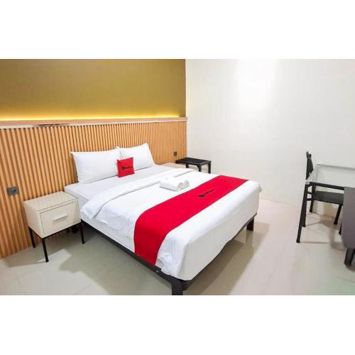 RedDoorz Plus Syariah at Lotus Residence