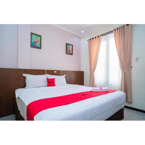 RedDoorz Plus Syariah @ Jalan Dokter Wahidin Bojonegoro