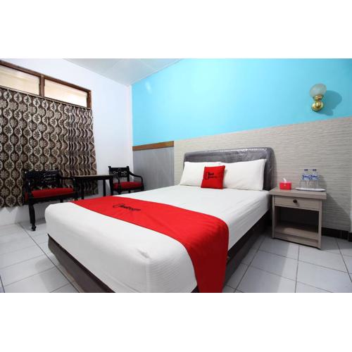 RedDoorz Plus Syariah near Lempuyangan Station 3