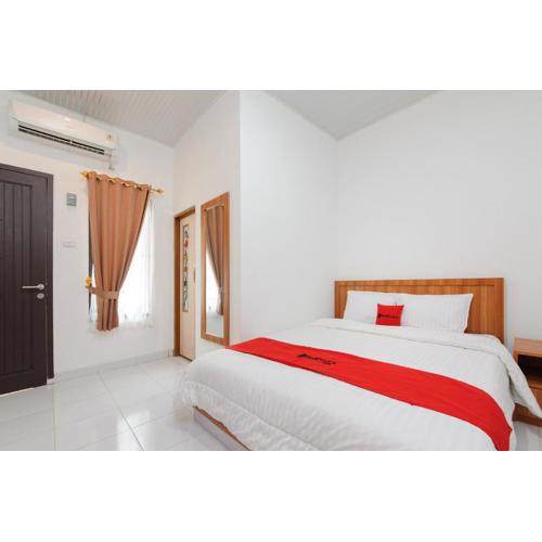 RedDoorz Plus Syariah near Mall Boemi Kedaton Lampung