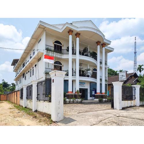 RedDoorz Plus Syariah near Simpang Rimbo Jambi 2