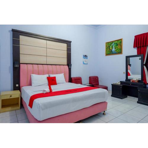 RedDoorz Plus Syariah near Stasiun Pekalongan 2