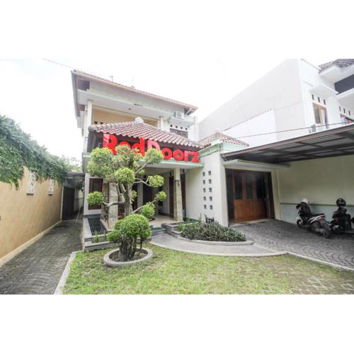 RedDoorz plus @ Tegal Panggung