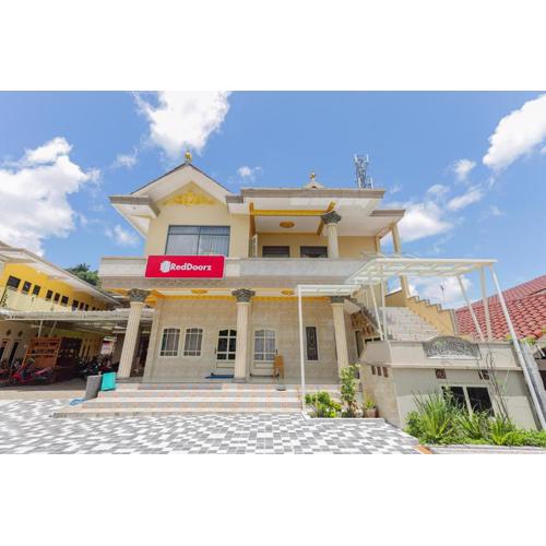 RedDoorz Plus @ Villa Bontes Batu