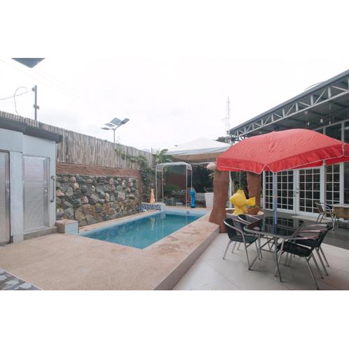 RedDoorz Premium at Casa LenidaRose