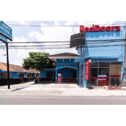 RedDoorz @ Raya Janti Yogyakarta