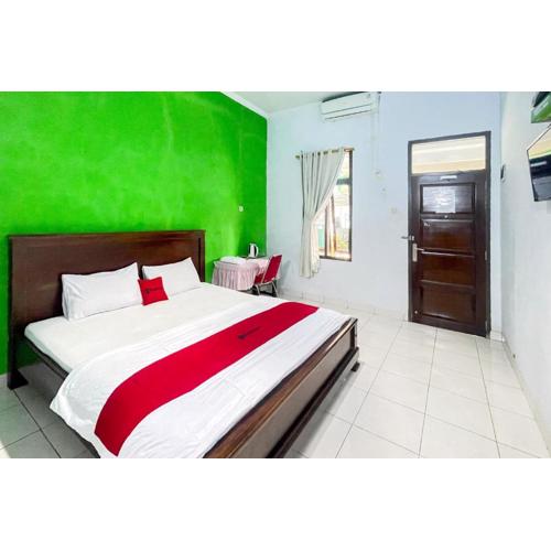 RedDoorz Seven 71 One