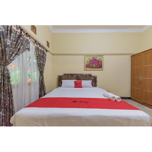 RedDoorz Syariah at Bumi Eyang Enin Homestay Tasikmalaya