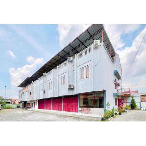 RedDoorz Syariah at D Niel Homestay Mandala Medan