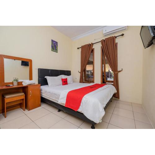 RedDoorz Syariah At Danau Maninjau Sawojajar