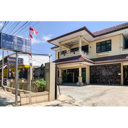 RedDoorz Syariah at Flamboyan Indah Kuningan