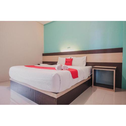 RedDoorz Syariah at Hotel Grand Mentari