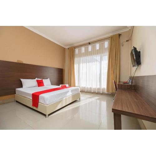 RedDoorz Syariah At Hotel Putri Gading Bengkulu