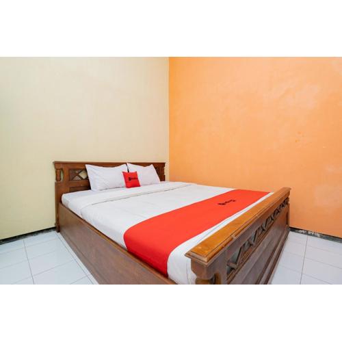 RedDoorz Syariah at Jalan Sunan Giri Tuban