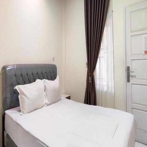 RedDoorz Syariah at Khalifi Guest House Padang