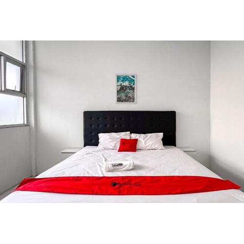 RedDoorz Syariah at Neu Hostel Cisarua Lembang