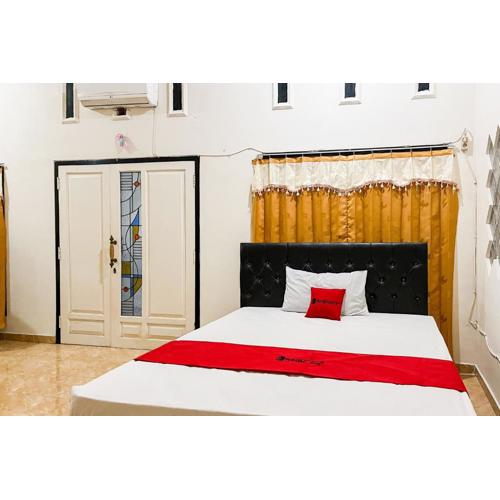 RedDoorz Syariah At Santana Stasiun Kepanjen