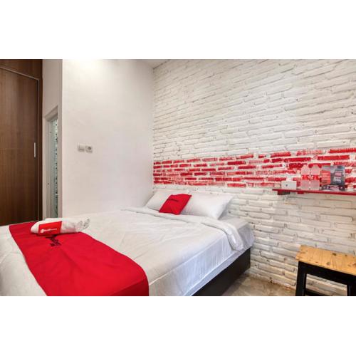 RedDoorz Syariah @ Jl. Cengger Ayam Dalam