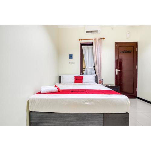 RedDoorz Syariah @ Ketintang Surabaya