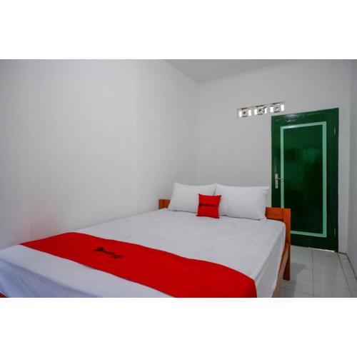 RedDoorz Syariah @ Ndalem Kembang Sore Yogyakarta