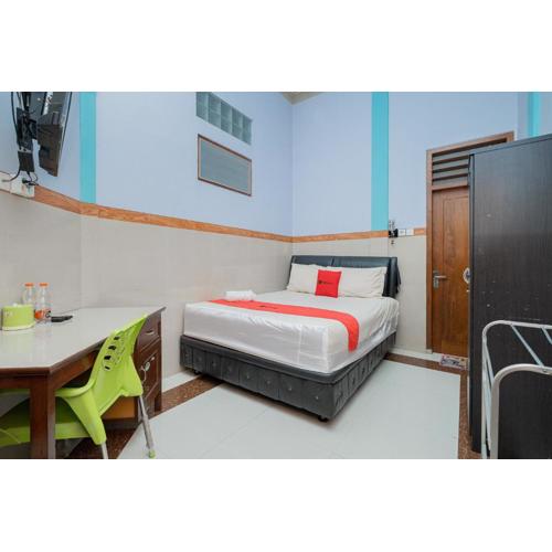 RedDoorz Syariah near Alun-Alun Bojonegoro