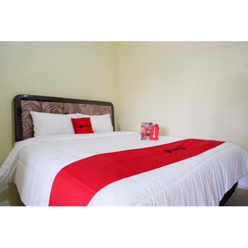 RedDoorz Syariah near Alun Alun Pacitan 2