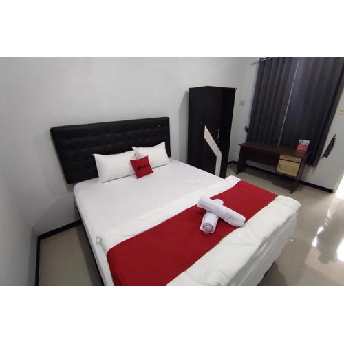 RedDoorz Syariah near Alun Alun Purwokerto 2