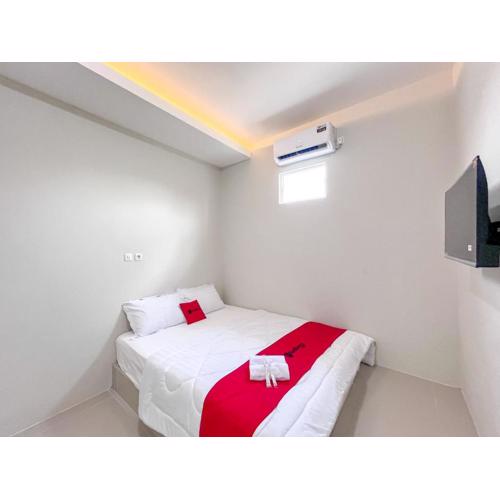 RedDoorz Syariah near Alun-Alun Tanjunganom Nganjuk