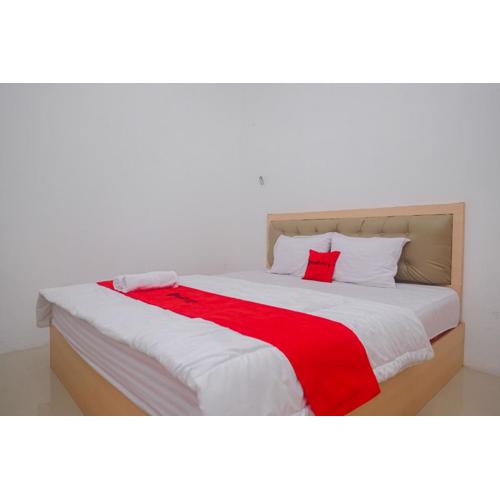 RedDoorz Syariah near Alun Alun Temanggung